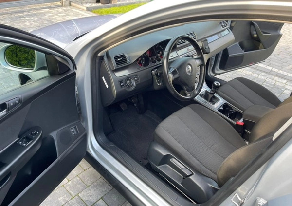 Volkswagen Passat cena 17900 przebieg: 230000, rok produkcji 2008 z Bartoszyce małe 704